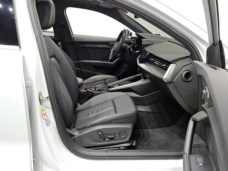 2024 Audi A3 40 TFSI photo 11