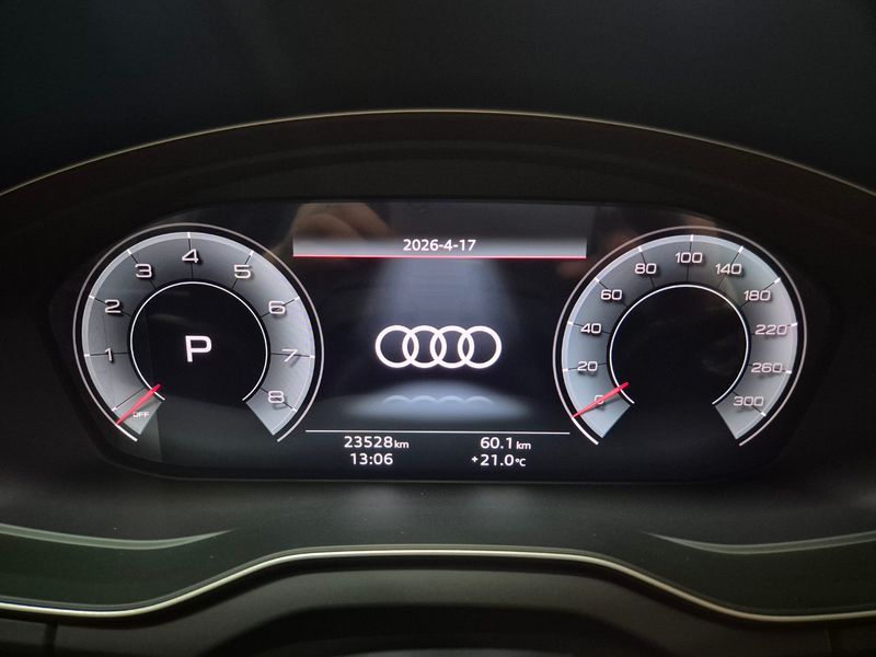 2024 Audi Q5 45 TFSI Quattro Premium photo 8