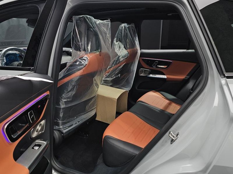 2026 Mercedes-Benz C-Class GLC300 4MATIC AMG Line photo 12
