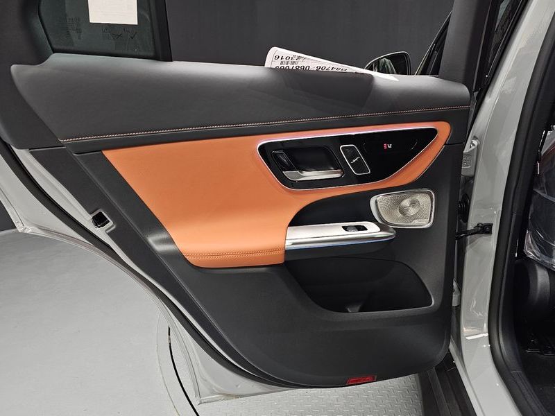 2026 Mercedes-Benz C-Class GLC300 4MATIC AMG Line photo 25