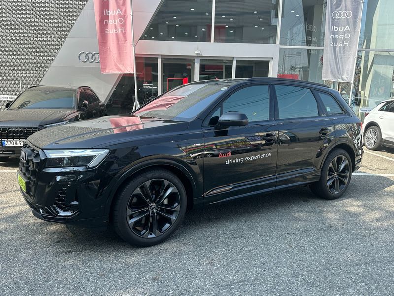 2026 Audi Q7 55 TFSI Quattro Premium photo 1