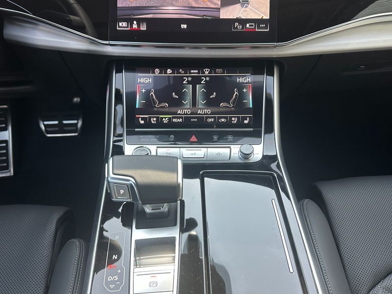2026 Audi Q7 55 TFSI Quattro Premium photo 9