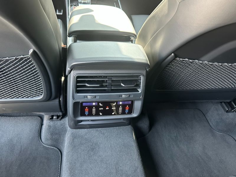 2026 Audi Q7 55 TFSI Quattro Premium photo 11