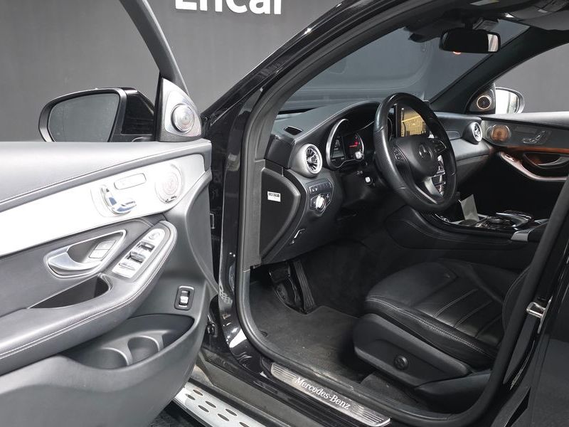 2017 Mercedes-Benz C-Class GLC220 d 4MATIC Premium Coupe photo 10