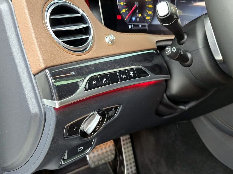 2020 Mercedes-Benz S-Class S350 d 4MATIC AMG Line photo 16