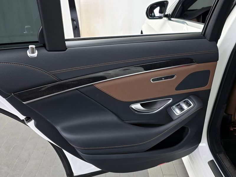 2020 Mercedes-Benz S-Class S350 d 4MATIC AMG Line photo 25