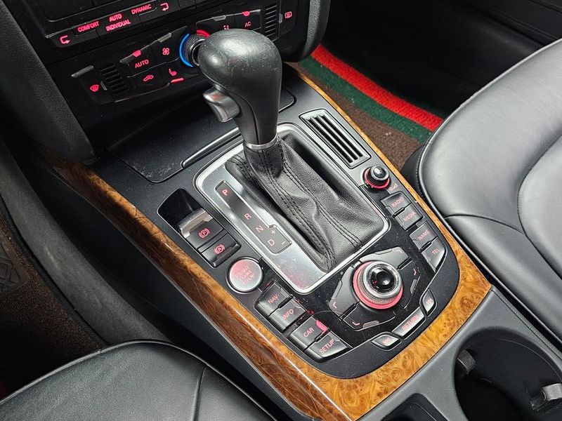 2012 Audi A4 2.0 TFSI Quattro Dynamic B8 photo 9