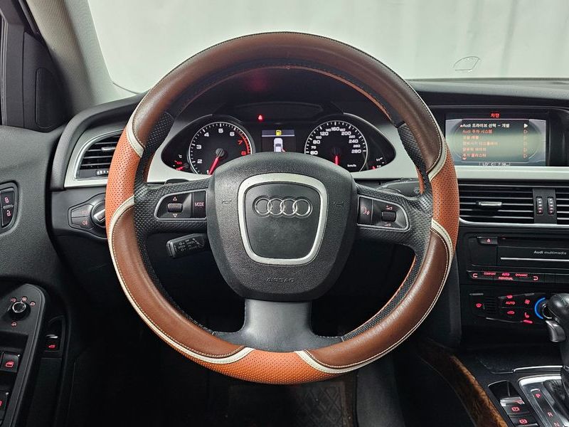 2012 Audi A4 2.0 TFSI Quattro Dynamic B8 photo 13
