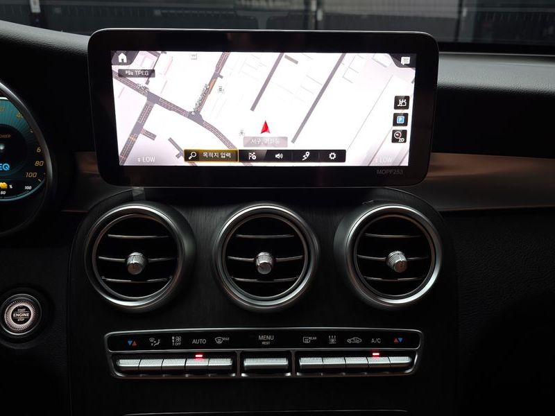2021 Mercedes-Benz C-Class GLC300e 4MATIC Coupe photo 14