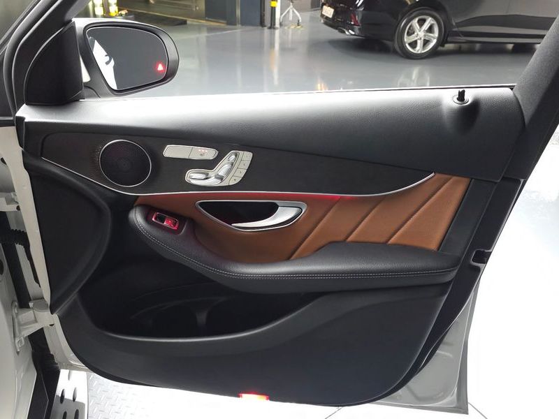 2021 Mercedes-Benz C-Class GLC300e 4MATIC Coupe photo 24