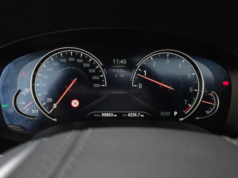 2018 BMW 5 Series 530i M Sport Package Plus photo 8