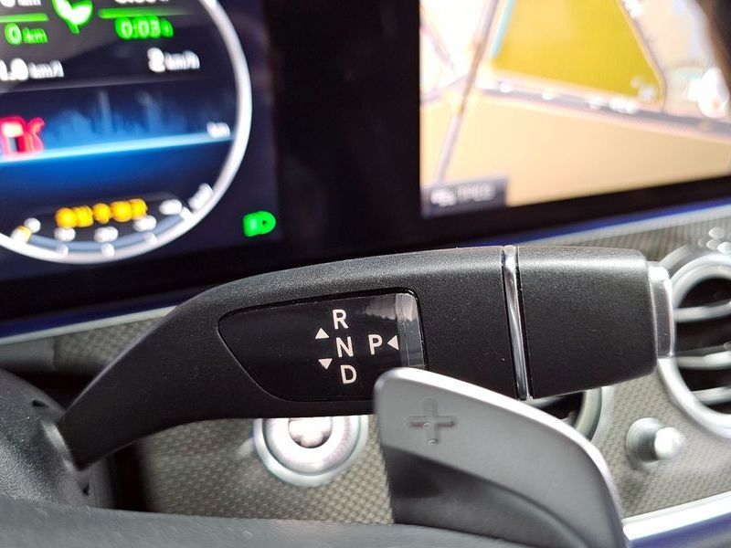 2020 Mercedes-Benz E-Class E350 4MATIC AMG Line photo 9