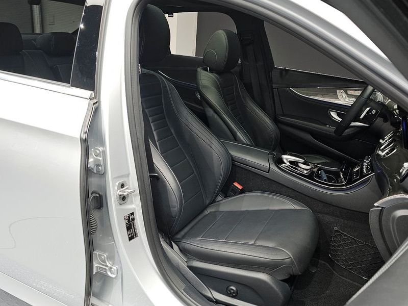 2020 Mercedes-Benz E-Class E350 4MATIC AMG Line photo 12