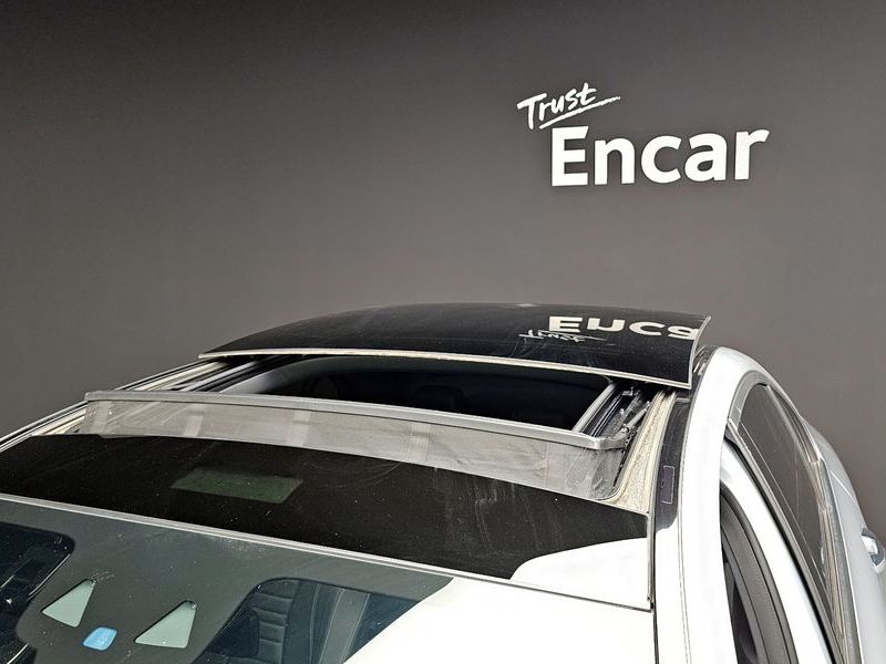 2020 Mercedes-Benz E-Class E350 4MATIC AMG Line photo 20