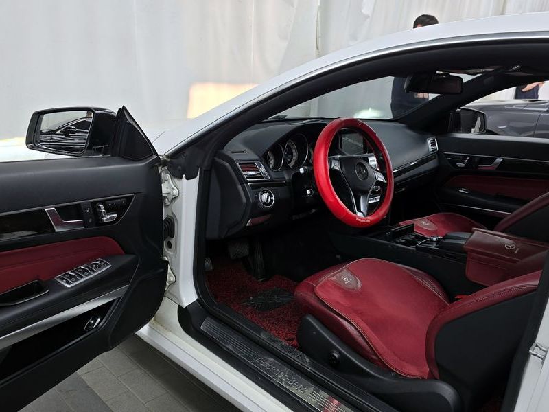 2014 Mercedes-Benz E-Class E200 Coupe photo 10