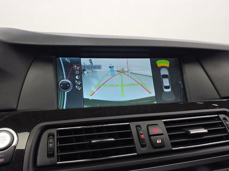 2012 BMW 5 Series 520d photo 18