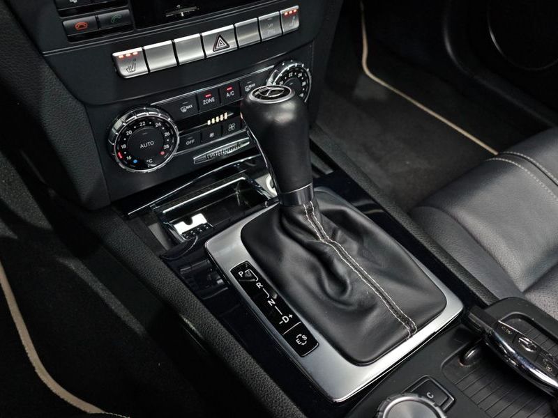 2013 Mercedes-Benz C-Class C200 CGI Avantgarde Style Package photo 9