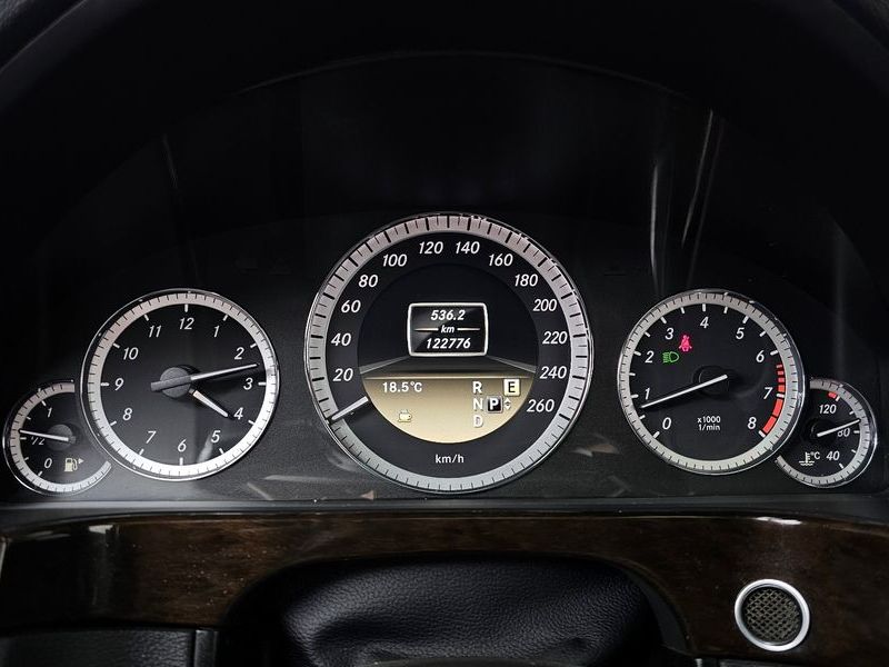 2012 Mercedes-Benz E-Class E200 CGI photo 8