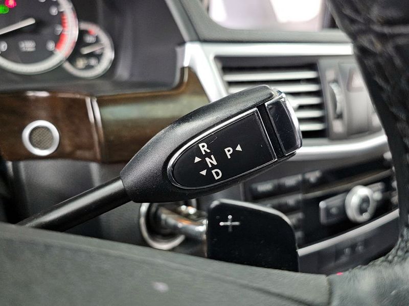 2012 Mercedes-Benz E-Class E200 CGI photo 9