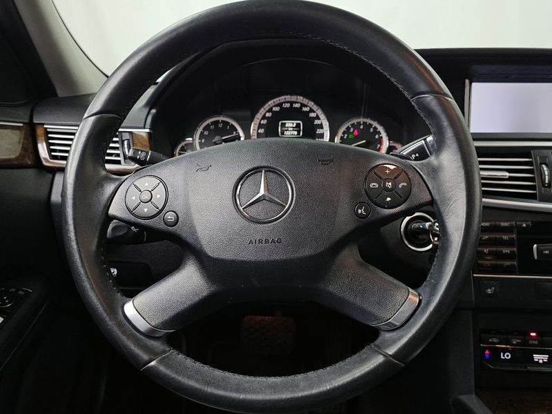 2012 Mercedes-Benz E-Class E200 CGI photo 13
