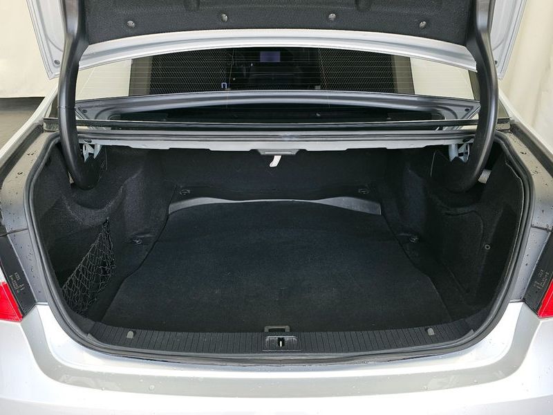 2012 Mercedes-Benz E-Class E200 CGI photo 20