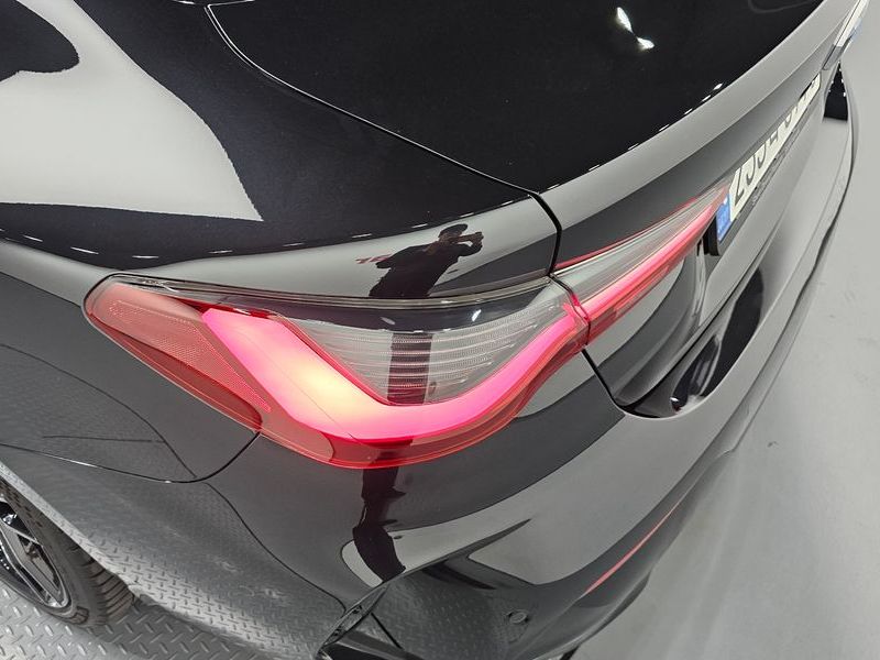 2022 BMW 4 Series 420i M Sport Coupe photo 23