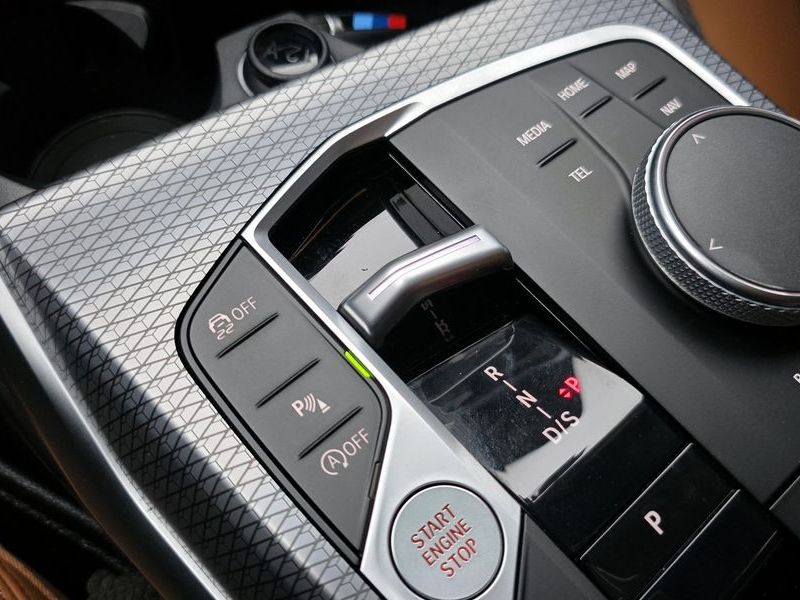 2023 BMW 3 Series 320i M Sport photo 9