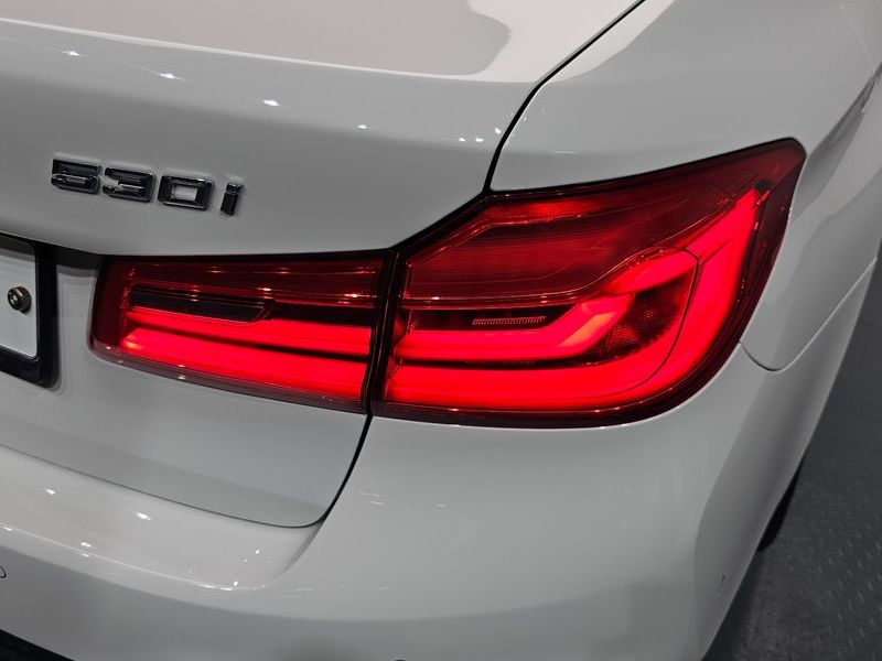 2018 BMW 5 Series 530i xDrive M Sport Package Plus photo 23