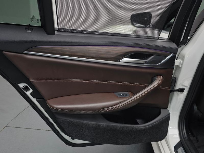 2018 BMW 5 Series 530i xDrive M Sport Package Plus photo 25