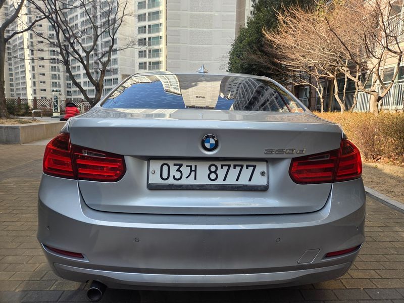 2013 BMW 3 Series 320d photo 8