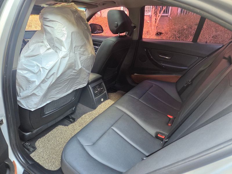 2013 BMW 3 Series 320d photo 10