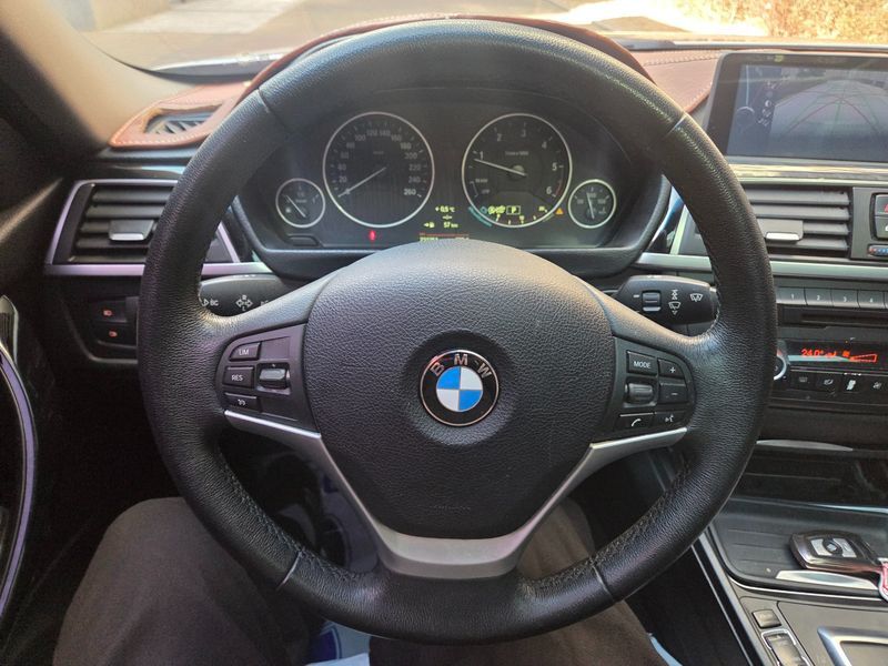 2013 BMW 3 Series 320d photo 12