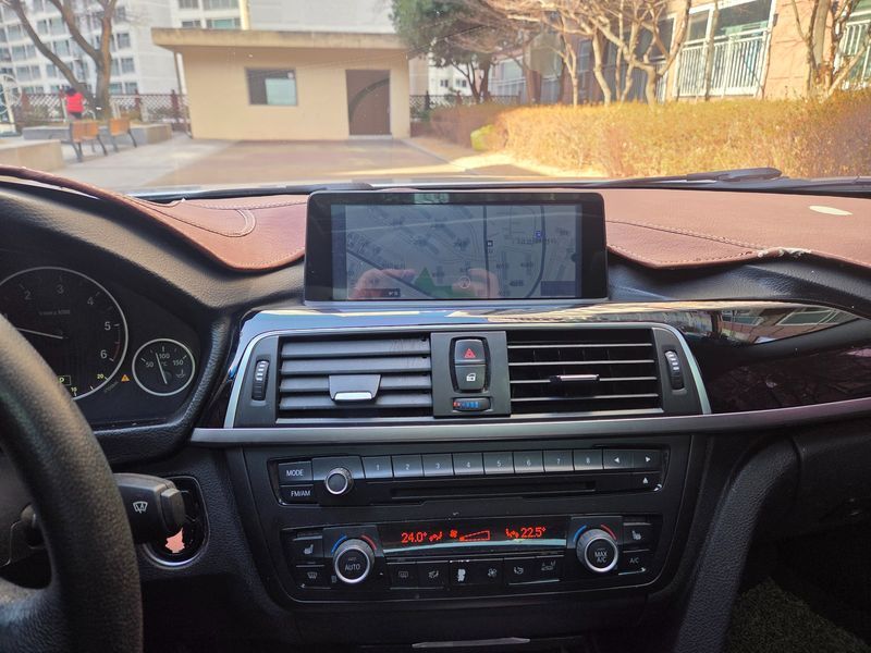 2013 BMW 3 Series 320d photo 14
