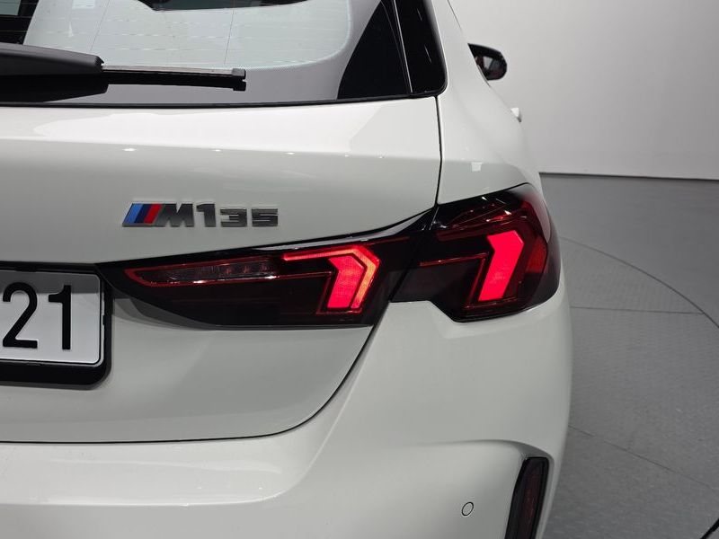 2025 BMW 1시리즈 M135 xDrive photo 23