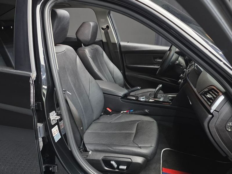 2018 BMW 3 Series 320d photo 12