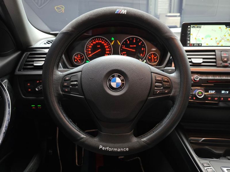 2018 BMW 3 Series 320d photo 13