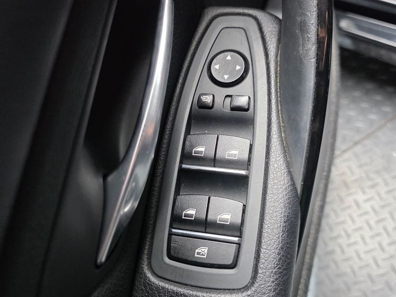 2018 BMW 3 Series 320d photo 14