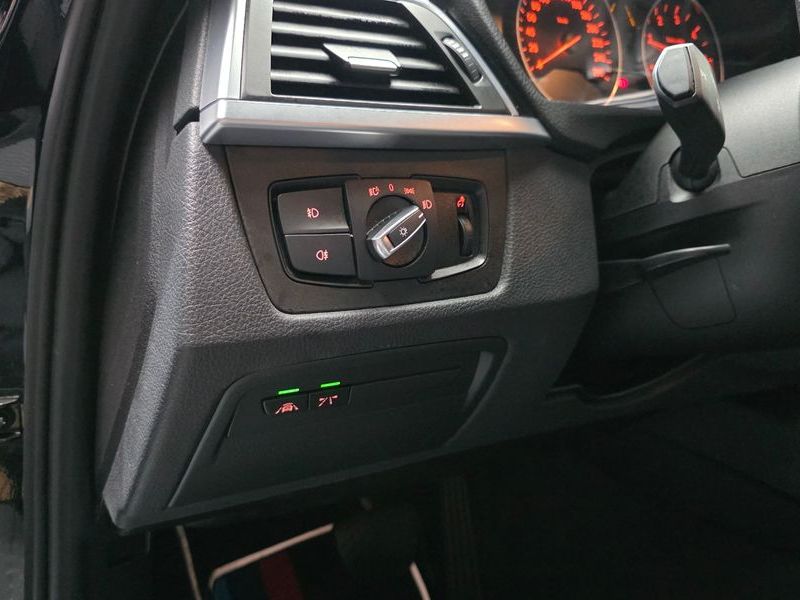 2018 BMW 3 Series 320d photo 15