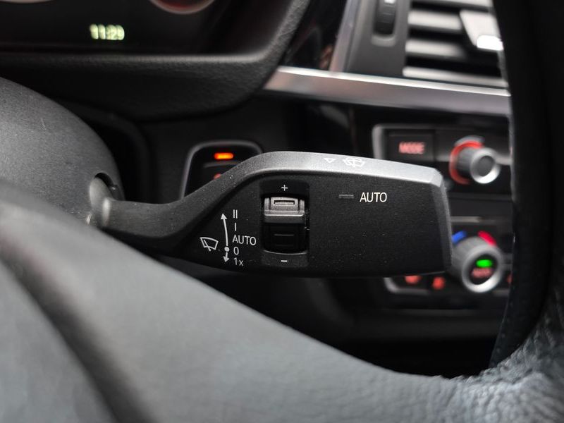 2018 BMW 3 Series 320d photo 17