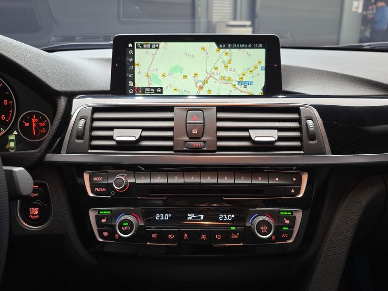 2018 BMW 3 Series 320d photo 18