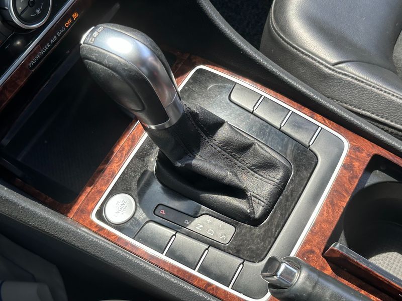2012 Volkswagen Passat 2.0 TDI B7 photo 9