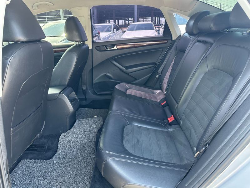 2012 Volkswagen Passat 2.0 TDI B7 photo 20