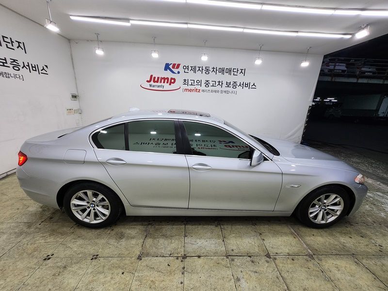 2012 BMW 5 Series 520d photo 7