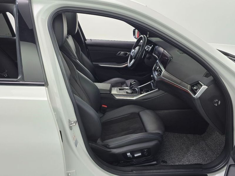 2019 BMW 3 Series 320d M Sport photo 11