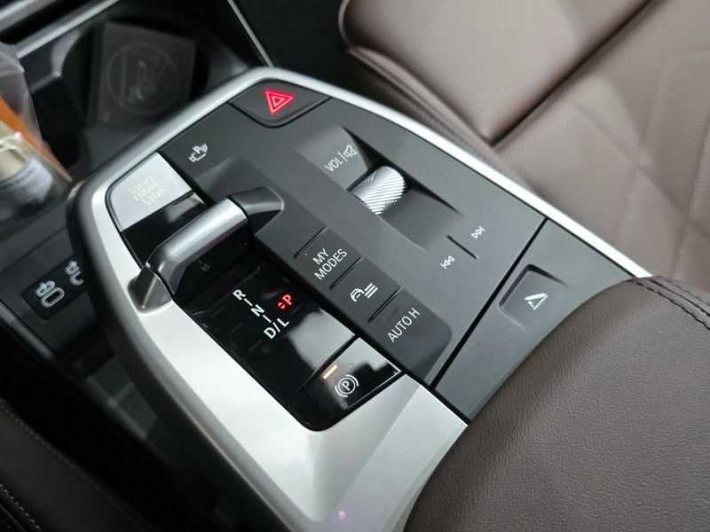 2025 BMW 2시리즈 액티브 투어러 220i Luxury photo 9