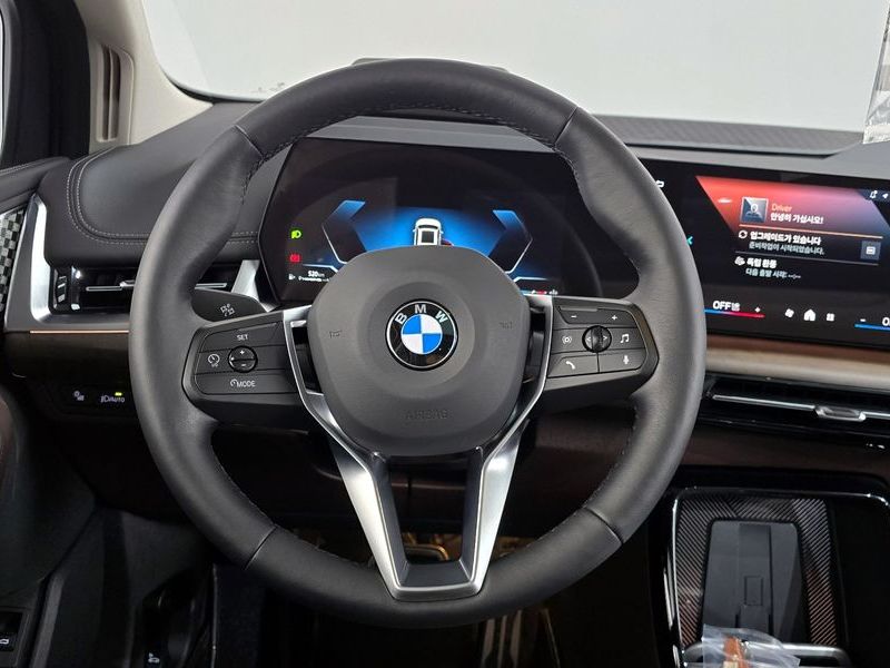 2025 BMW 2시리즈 액티브 투어러 220i Luxury photo 13