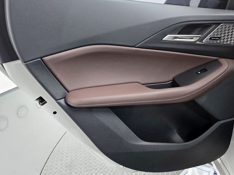 2025 BMW 2시리즈 액티브 투어러 220i Luxury photo 25