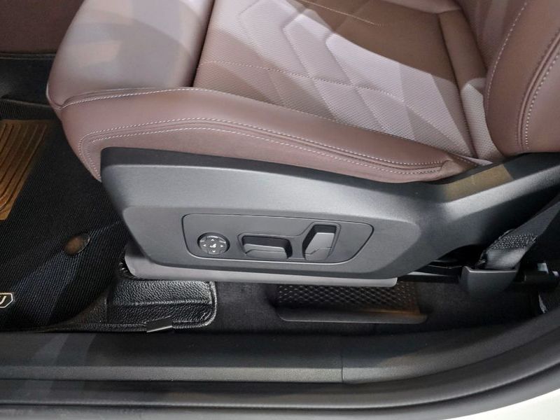 2025 BMW 2시리즈 액티브 투어러 220i Luxury photo 30
