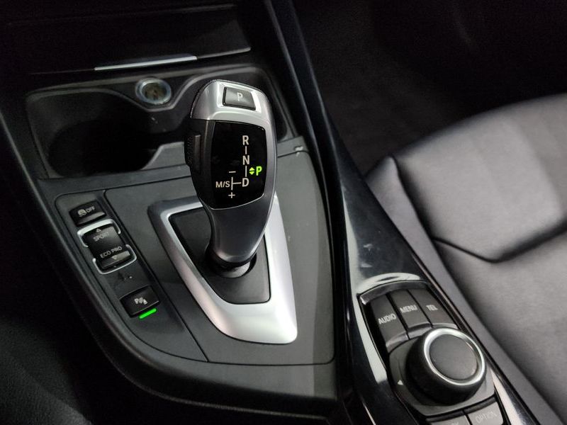 2014 BMW 1시리즈 118d Urban 5Dr photo 9