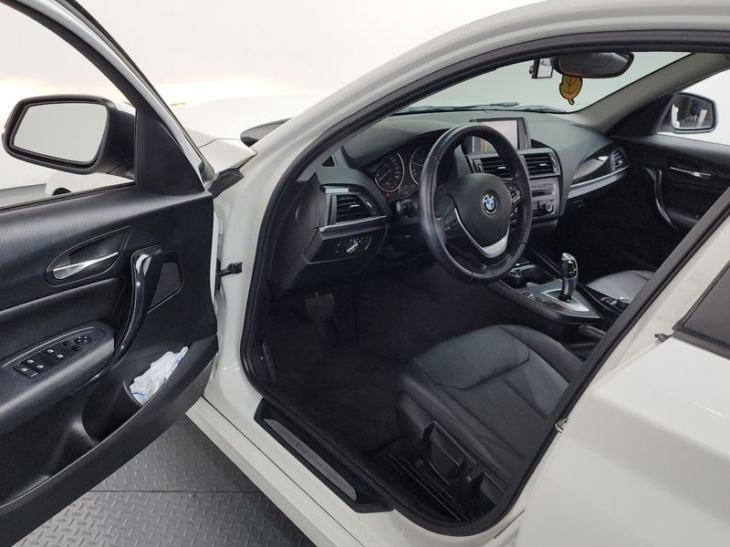 2014 BMW 1시리즈 118d Urban 5Dr photo 10